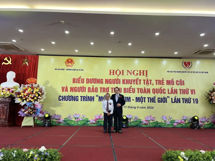 Dự Hội nghị biểu dương người khuyết tật, trẻ mồ côi và người bảo trợ tiêu biểu toàn quốc – ảnh 3