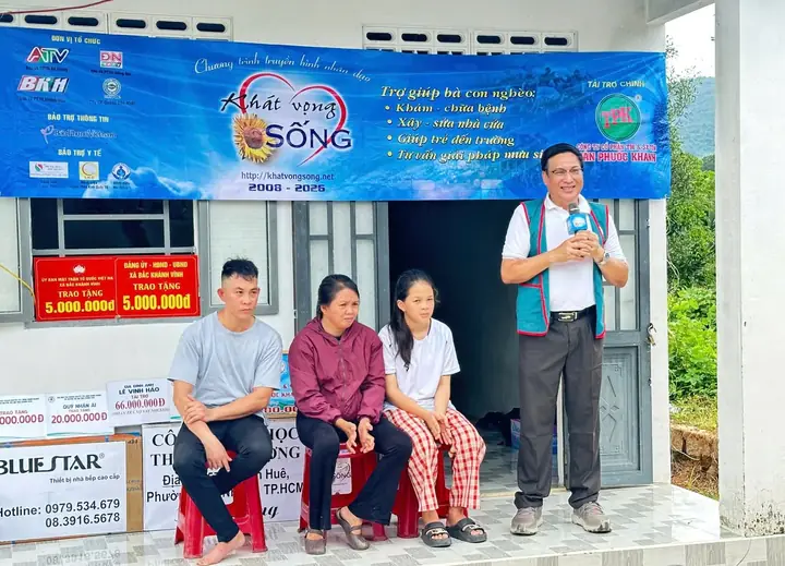 Trao 246 triệu đồng cho gia đình em Nguyễn Thị Bích Nhi, xã Bắc Khánh Vĩnh – ảnh 2