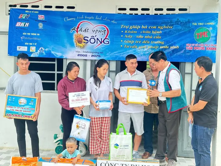 Trao 246 triệu đồng cho gia đình em Nguyễn Thị Bích Nhi, xã Bắc Khánh Vĩnh – ảnh 5
