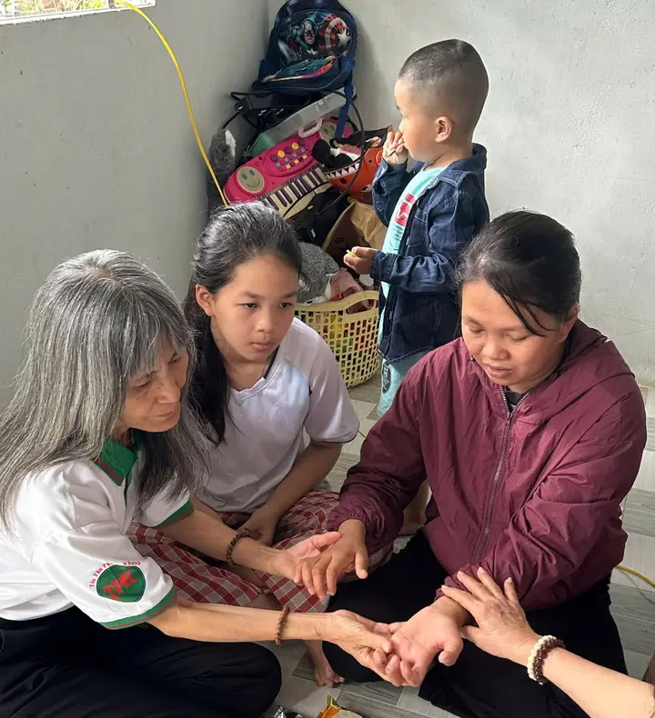 Yêu thương thắp sáng tương lai – ảnh 4